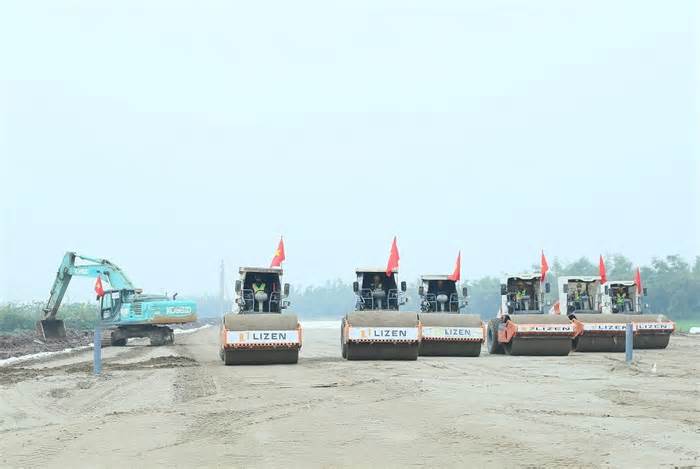 Bảo đảm chế độ Tết cho công nhân, người lao động thi công các dự án ở Hưng Yên