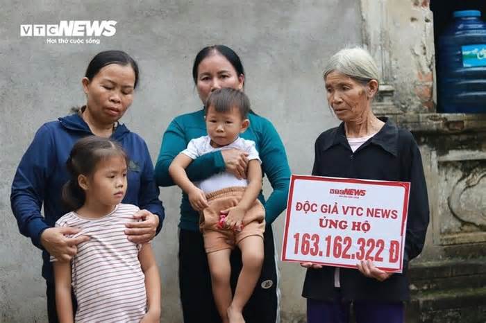Hơn 163 triệu đồng do bạn đọc VTC News ủng hộ đến với hai bé mồ côi ở Hà Tĩnh