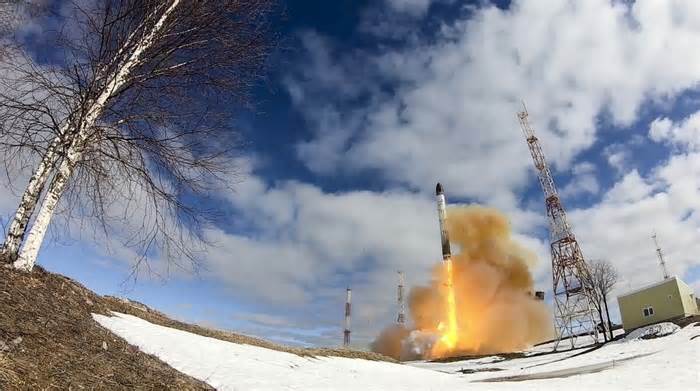 Tên lửa 'bất khả chiến bại' Sarmat của Nga được phê duyệt để đưa vào hoạt động