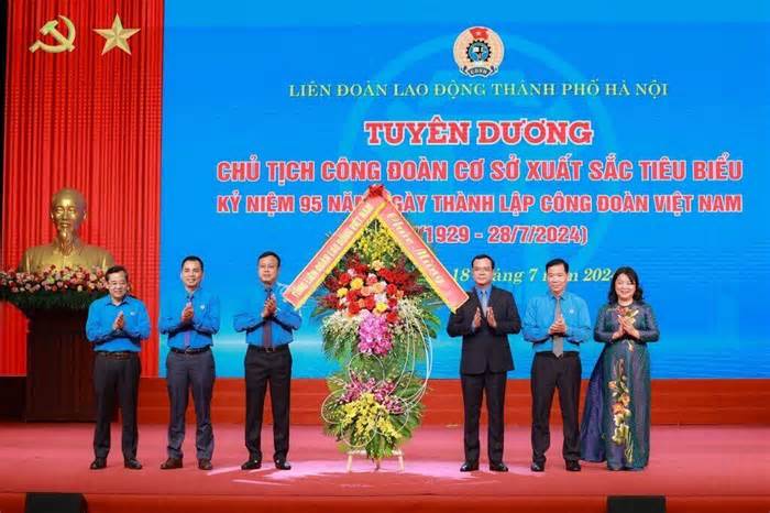 CĐ Hà Nội kỷ niệm 95 năm Ngày thành lập Công đoàn Việt Nam
