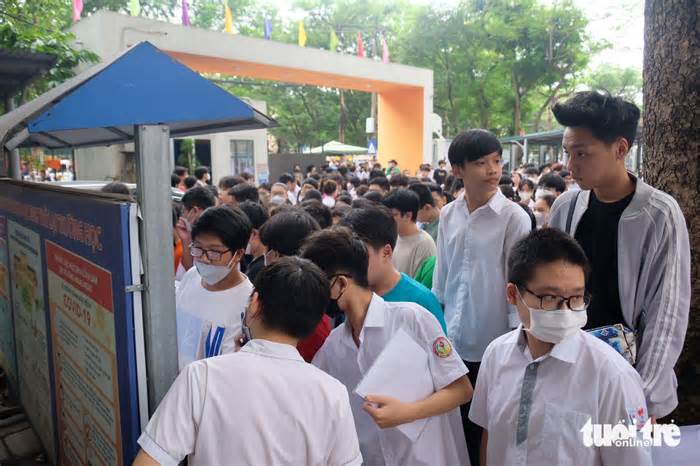 Tỉ lệ tuyển sinh lớp 10 Hà Nội thấp kỷ lục, Sở GD&ĐT nói gì?