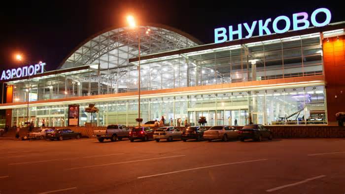 Sân bay Vnukovo ở Matxcơva đóng cửa chốc lát, nghi bị drone tấn công