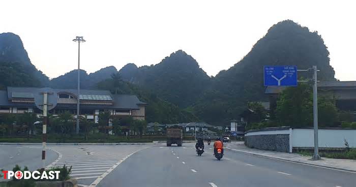 Đường bao biển Hạ Long - Cẩm Phả oằn mình gánh xe 'hổ vồ' hoạt động trái phép