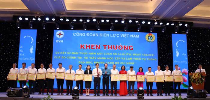 Công đoàn Điện lực Việt Nam khen thưởng tập thể, đoàn viên tiêu biểu