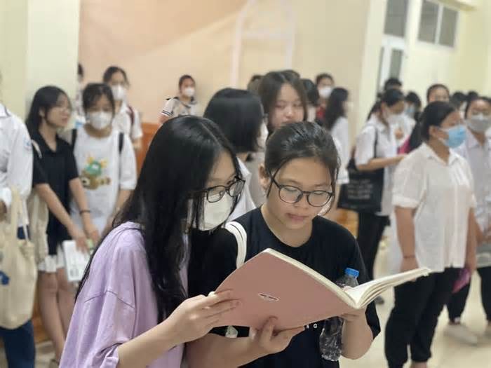 Trường THPT chuyên Đại học Sư phạm Hà Nội bỏ xét tuyển thẳng