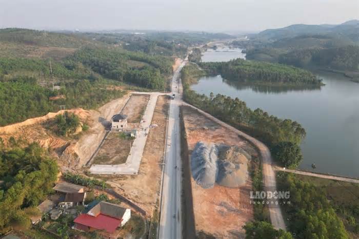 Đường liên vùng 2.120 tỉ đồng còn hơn 2km thi công dở dang