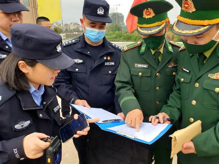 Quảng Ninh: Trao trả công dân Trung Quốc nhập cảnh trái phép