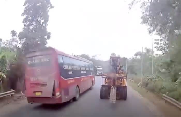 CSGT Tuyên Quang xác minh 'quan tài bay' vượt ẩu, suýt gây tai nạn