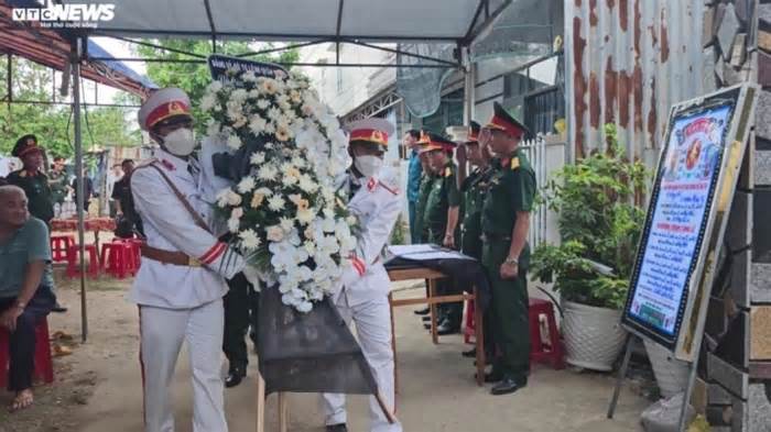 Vợ trung tá hy sinh cứu dân: ‘Hôm nay sinh nhật anh, em và con đã đặt bánh kem’