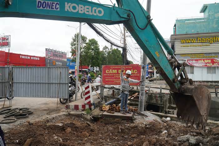 Dự án chống ngập đường Đồng Khởi: Khó khăn di dời hệ thống hạ tầng kỹ thuật