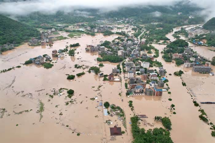 Bão Haikui gây lũ lụt nghiêm trọng hơn bão Doksuri ở Trung Quốc