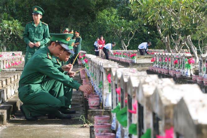 Tháng Bảy về thăm “Nghĩa trang Trường Sơn” ở biên giới Tây Nam