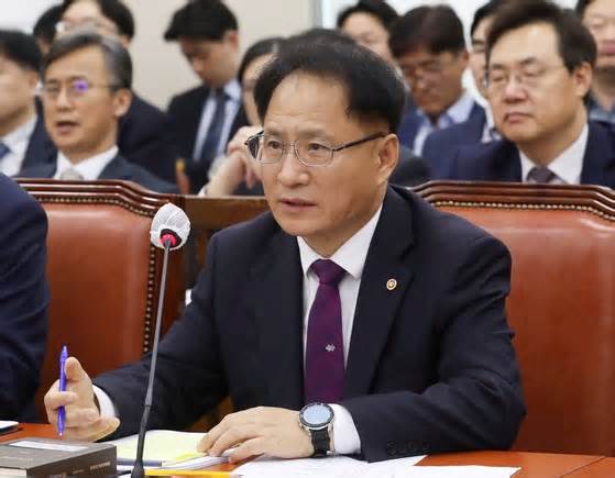 Hàn Quốc điều tra vụ con quan chức được tuyển vào UB Bầu cử quốc gia