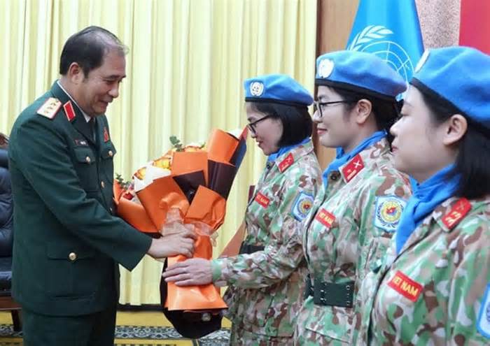 Chủ tịch nước cử 4 sĩ quan quân đội tới 3 phái bộ gìn giữ hòa bình