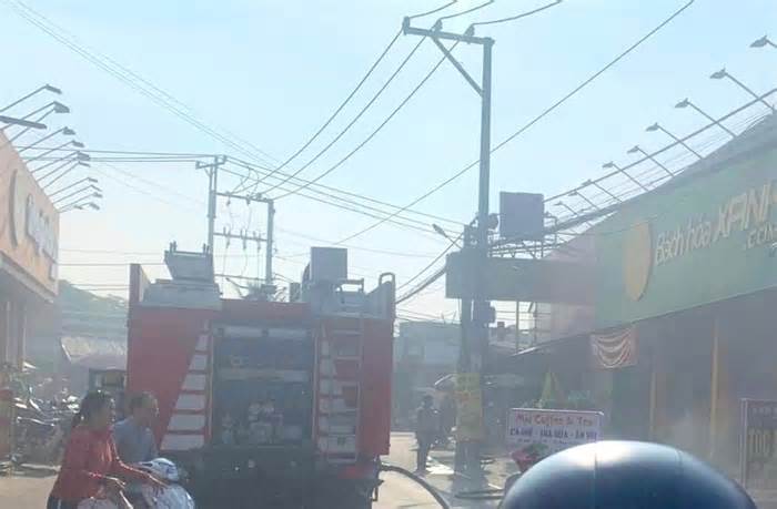 Điều tra vụ cháy xảy ra tại siêu thị Bách Hoá Xanh ở TP Biên Hoà