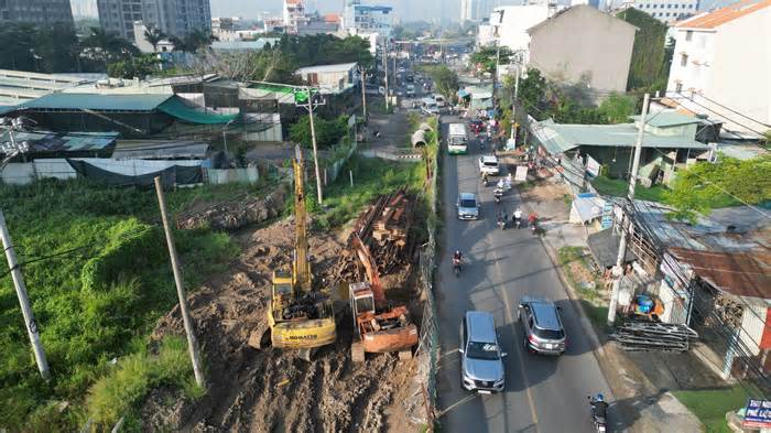 Thi công 8 năm, tuyến đường 2,5km ở TPHCM vẫn trắc trở vì vướng mặt bằng