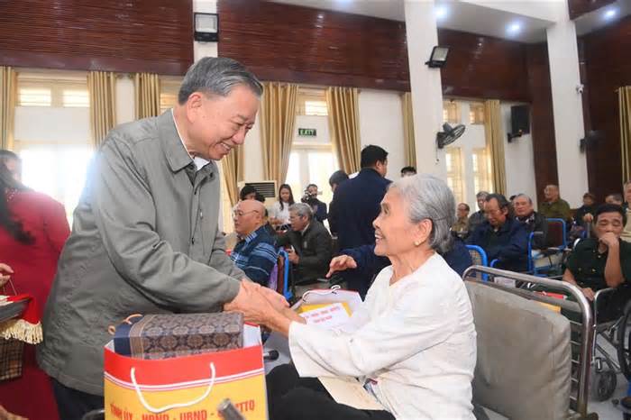 Bộ trưởng Tô Lâm thăm, chúc Tết tại Trung tâm Điều dưỡng Thương binh Thuận Thành