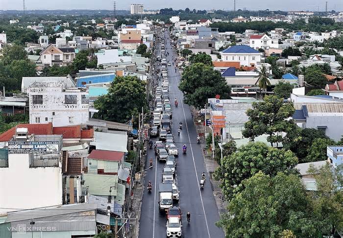 Ùn tắc 3 km trước phà Cát Lái