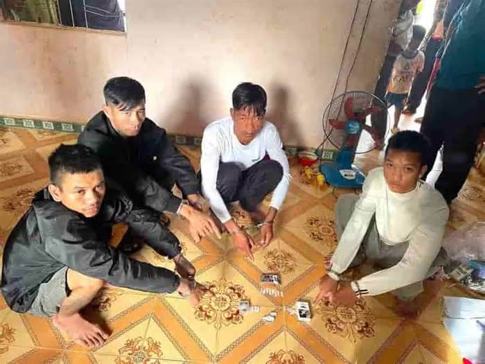 Phát hiện 4 thanh niên ở Gia Lai tàng trữ 17 gói ma túy đá