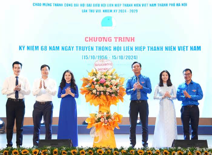 Tuyên dương 16 cán bộ Hội và 6 gương thanh niên sống đẹp Thủ đô