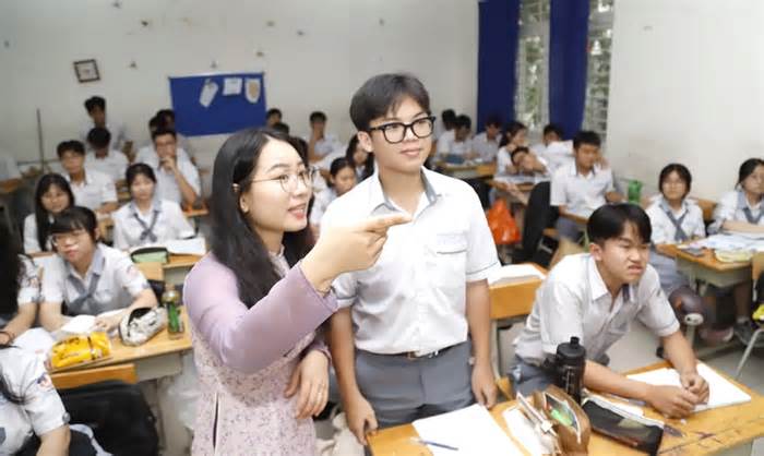 Miễn học phí cho học sinh: Ngăn bỏ học, nâng chất lượng giáo dục