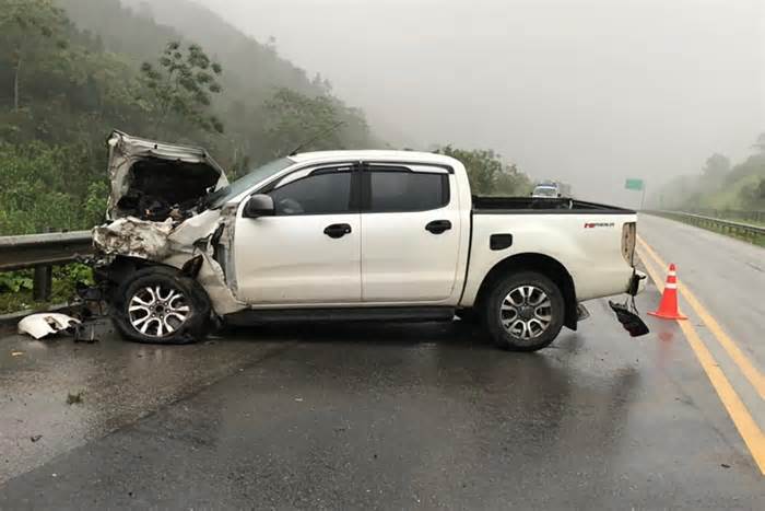 Liên tiếp xảy ra ba vụ tai nạn giao thông trên cao tốc Nội Bài-Lào Cai