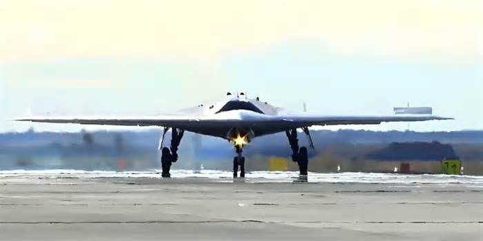 Nga lần đầu sử dụng máy bay không người lái hạng nặng S-70 trong chiến dịch quân sự đặc biệt
