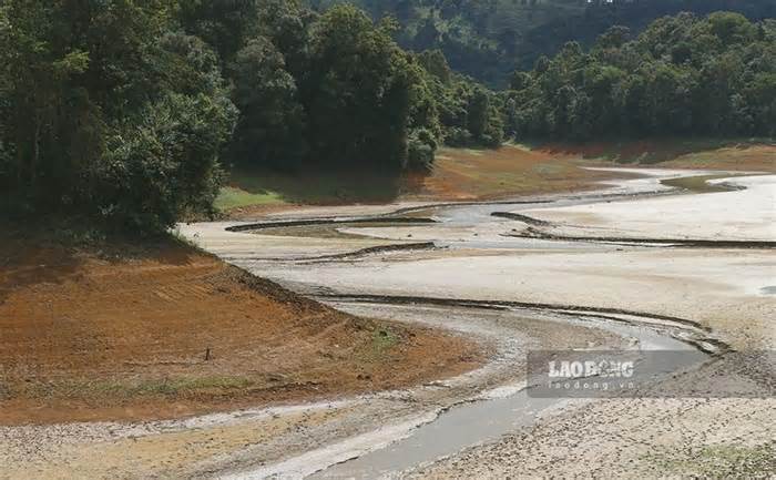 Báo động tình trạng suy kiệt nguồn nước ở Điện Biên