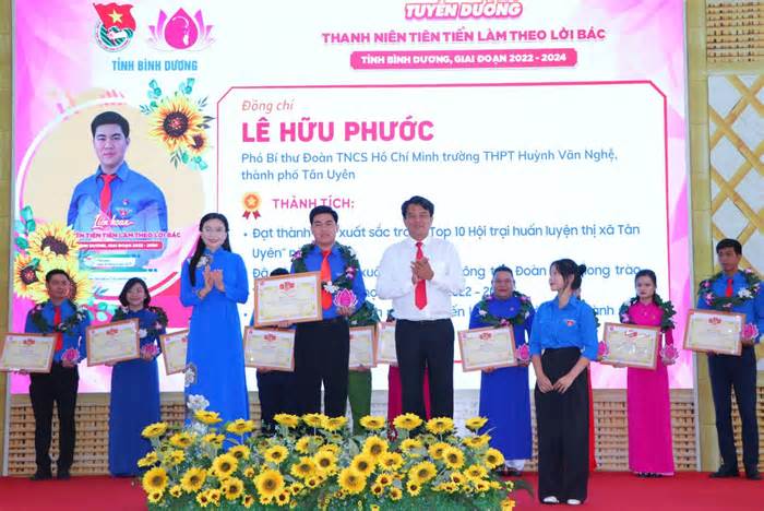 Tuyên dương Thanh niên tiên tiến làm theo lời Bác tại Bình Dương