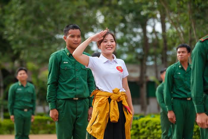 Tình nguyện viên nghệ sĩ TPHCM chung tay vì nụ cười trẻ em Đắk Nông