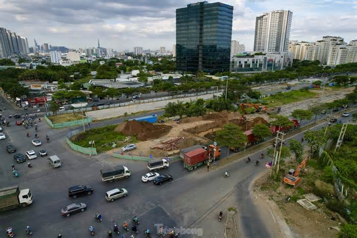 Đại lộ 'triệu đô' phía nam TPHCM bị bóp nghẹt bởi loạt công trình