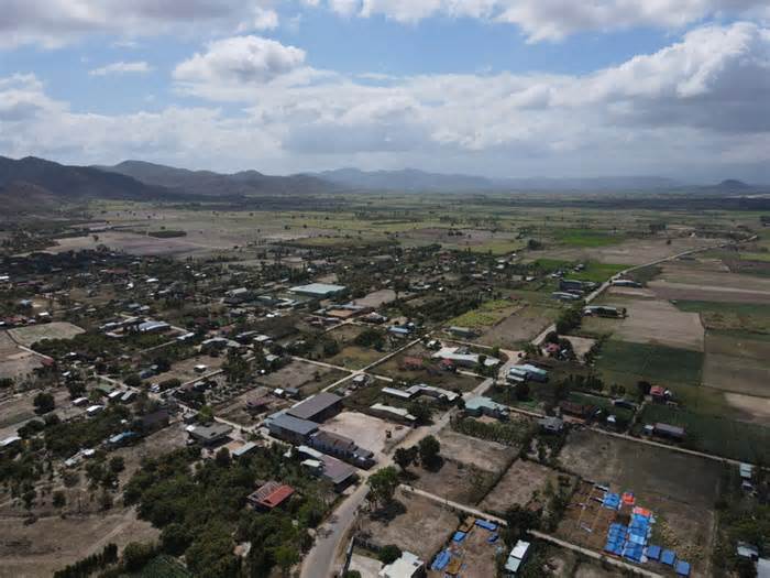 Cử tri Gia Lai đề nghị ứng cử viên quan tâm đầu tư cơ sở vật chất trường học, bệnh viện