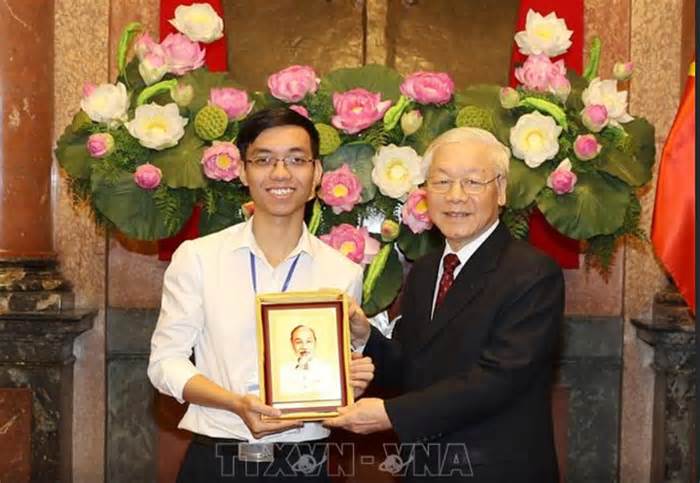 'Cậu bé vàng' Vật lý: Nhớ lần được gặp bác Trọng