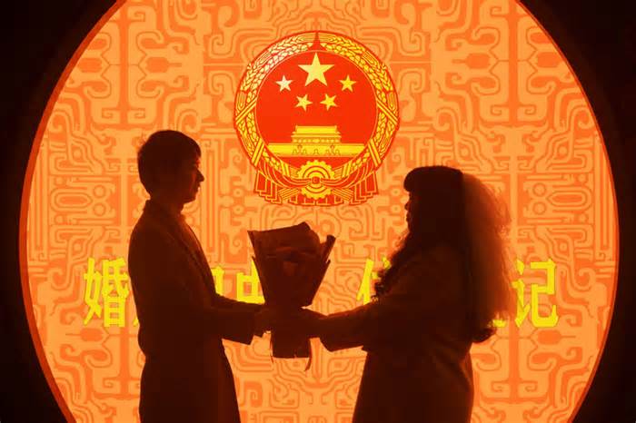 Trung Quốc: Địa phương thưởng cho cô dâu dưới 25 tuổi