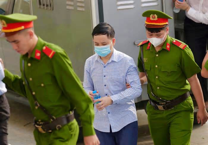 Phạm Trung Kiên nói không ép bức doanh nghiệp, khóc xin tòa không tuyên án tử hình