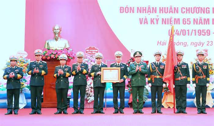Thượng tướng Phạm Hoài Nam yêu cầu Bộ Tham mưu Hải quân bảo vệ tốt các mục tiêu chiến lược