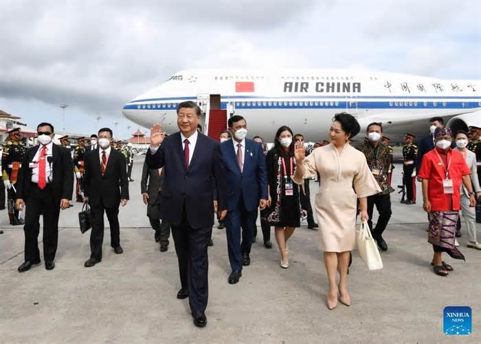 Phong cách thanh lịch của Phu nhân Tổng Bí thư, Chủ tịch Trung Quốc
