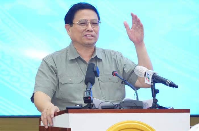 Thủ tướng Phạm Minh Chính: Bộ ngành phân cấp quyền cho TP.HCM, xin cho dễ sinh tiêu cực