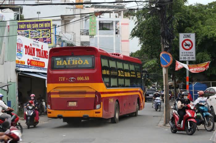 Xe khách giường nằm chạy giờ cấm ở Bình Thạnh: Cảnh sát giao thông hứa xử lý dứt điểm
