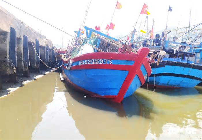 Cảng cá lớn nhất Hà Tĩnh gặp nạn bồi lắng luồng lạch
