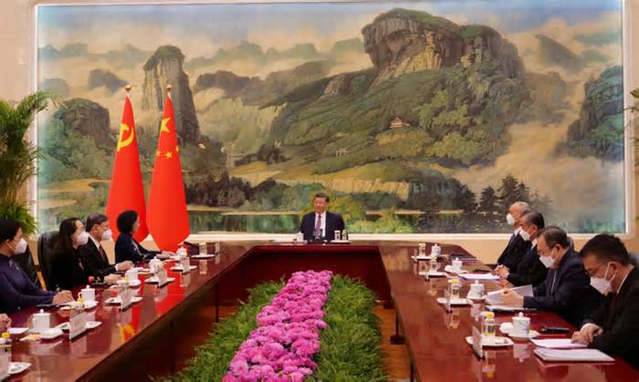 Thường trực Ban Bí thư Trương Thị Mai gặp Tổng bí thư Trung Quốc Tập Cận Bình