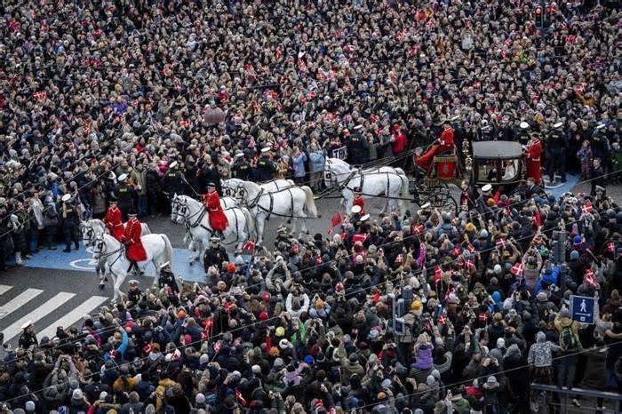 Ảnh ấn tượng (15-21/1): Nga nói nắm quyền chủ động, cảnh báo Ukraine đối diện ‘đòn nghiêm trọng’; Dải Gaza đổ nát; UAV Thổ Nhĩ Kỳ tấn công Syria