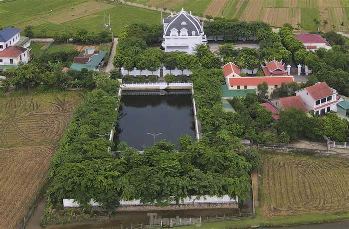 Biệt phủ tổ chức tiệc vinh quy bái tổ cho Thiếu tướng Phạm Bá Hiền từng bị 'sờ gáy'