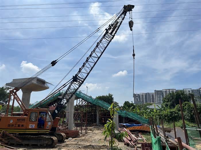 Đề xuất bổ sung thang máy cho cầu bộ hành tuyến metro số 1 TPHCM