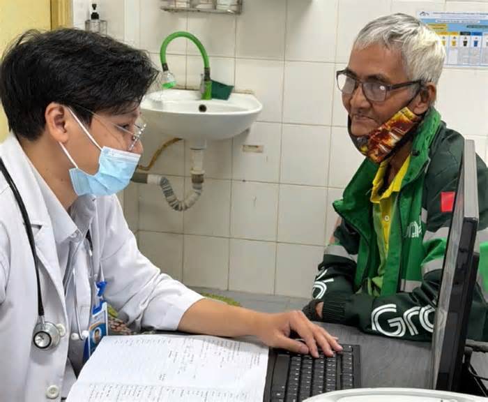 100 đoàn viên nghiệp đoàn xe ôm công nghệ được khám bệnh miễn phí