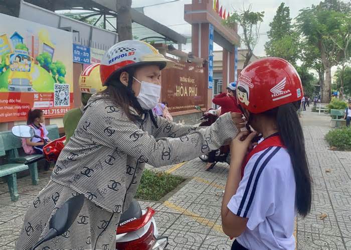 'Độc lạ Bình Dương': Trường học không có quỹ lớp, chuyện thật mà tưởng như cổ tích