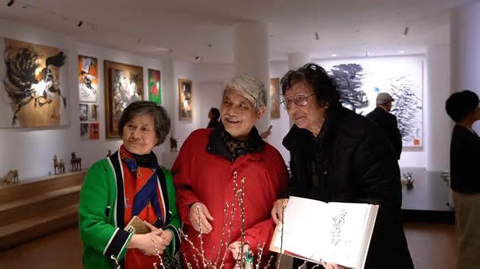 Ngựa “Thánh Mã” trong không gian hội họa chào xuân Bính Ngọ tại Hà Nội