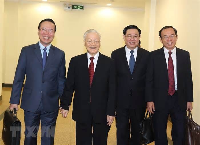 Tổng Bí thư Nguyễn Phú Trọng chủ trì khai mạc Hội nghị Trung ương giữa nhiệm kỳ
