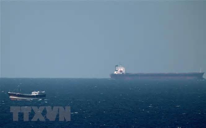 Iran bắt giữ tàu chở dầu treo cờ Marshall Islands vùng Vịnh Oman
