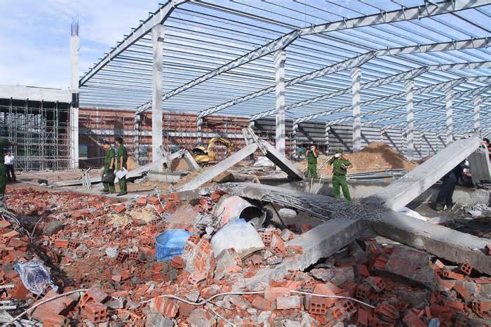 Vụ sập tường khiến 5 người chết ở Bình Định: Bắt tạm giam quản lý dự án, giám đốc công ty xây dựng